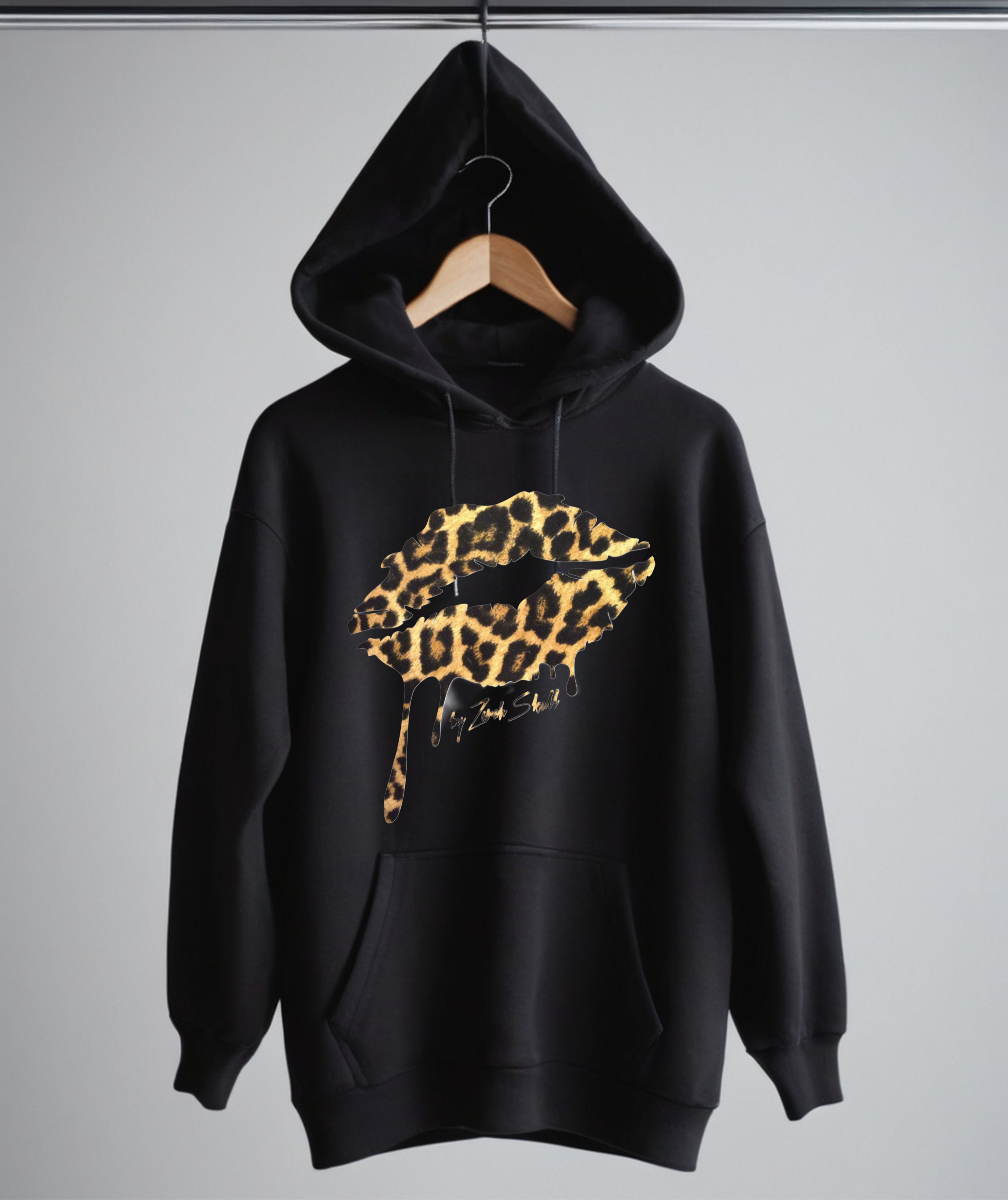 “ZarahSkull” Hoodie black “KISS LEO”