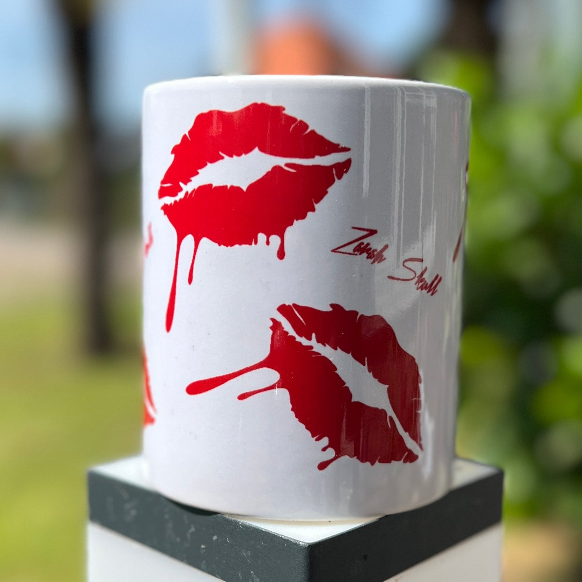 „ZarahSkull" Tasse „Kisses“