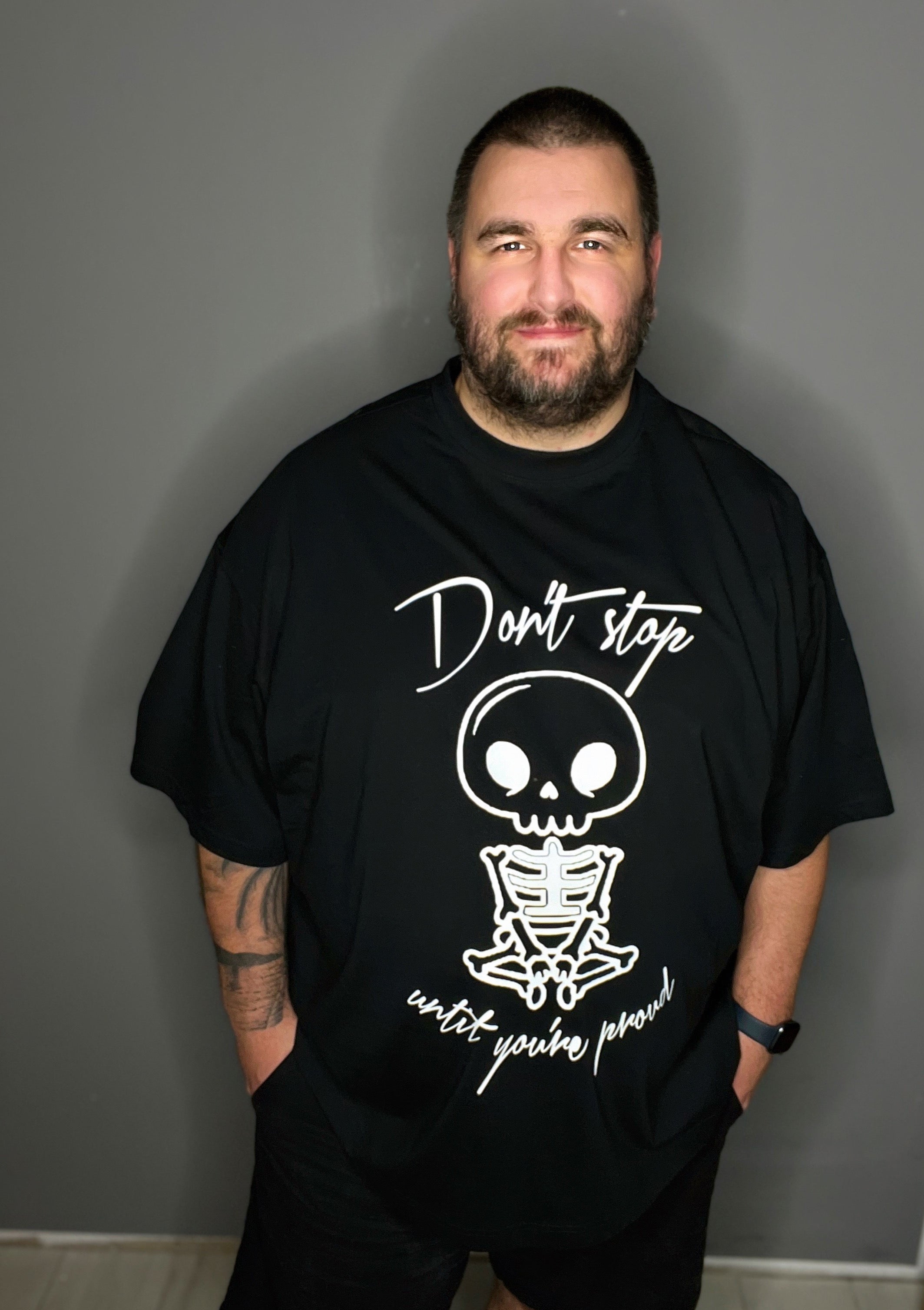 ZarahSkull" Huge Tee BLACK "SEATED SKULL"