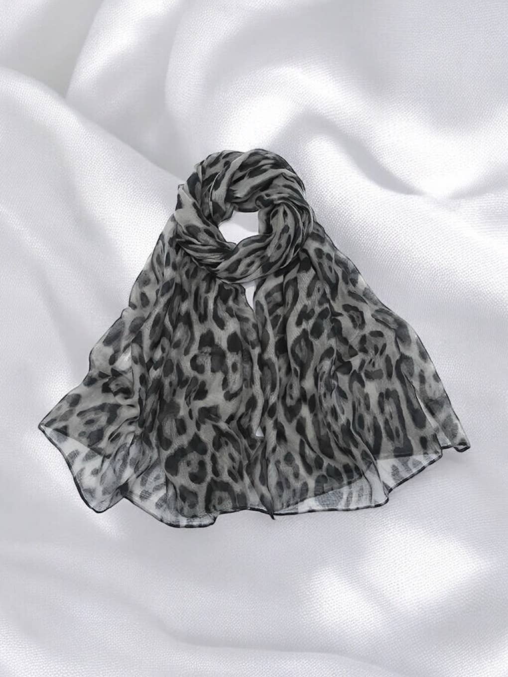 ZarahSkull LeoSchal long grau
