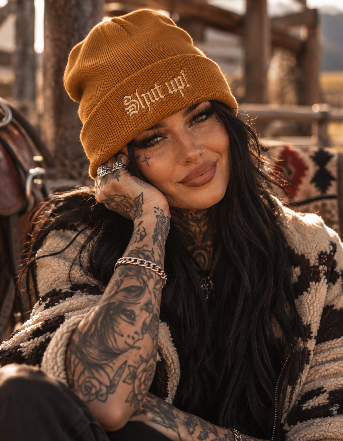 Beanie camel "shutup"