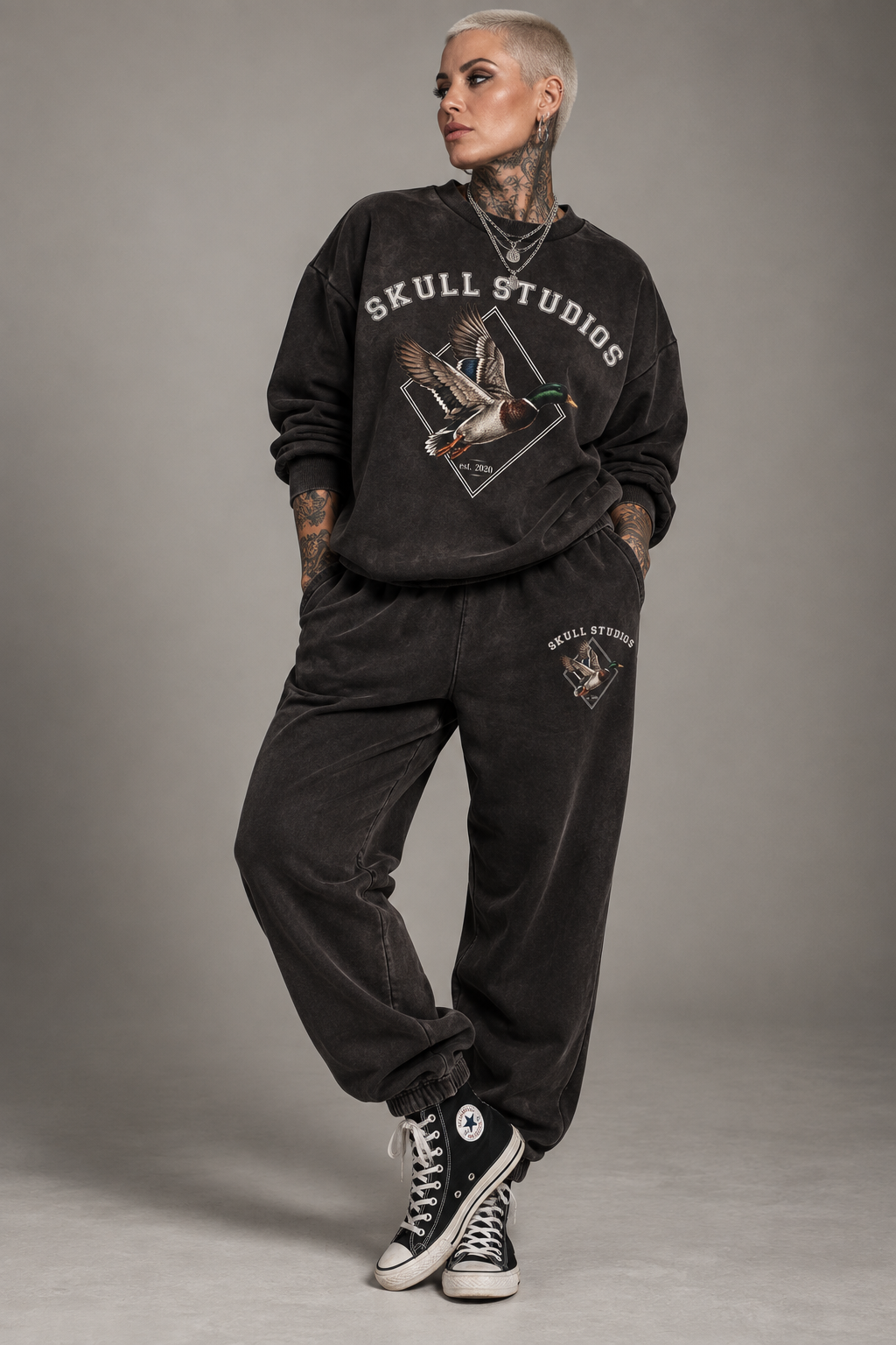 Sweater washed black "Ducki"