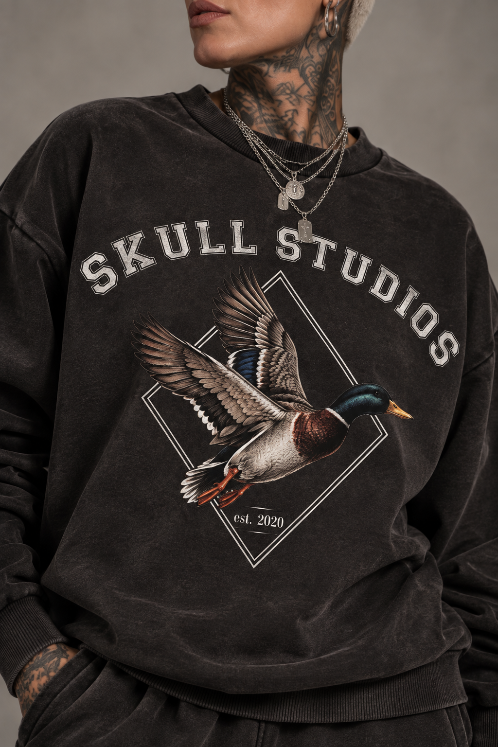 Sweater washed black "Ducki"