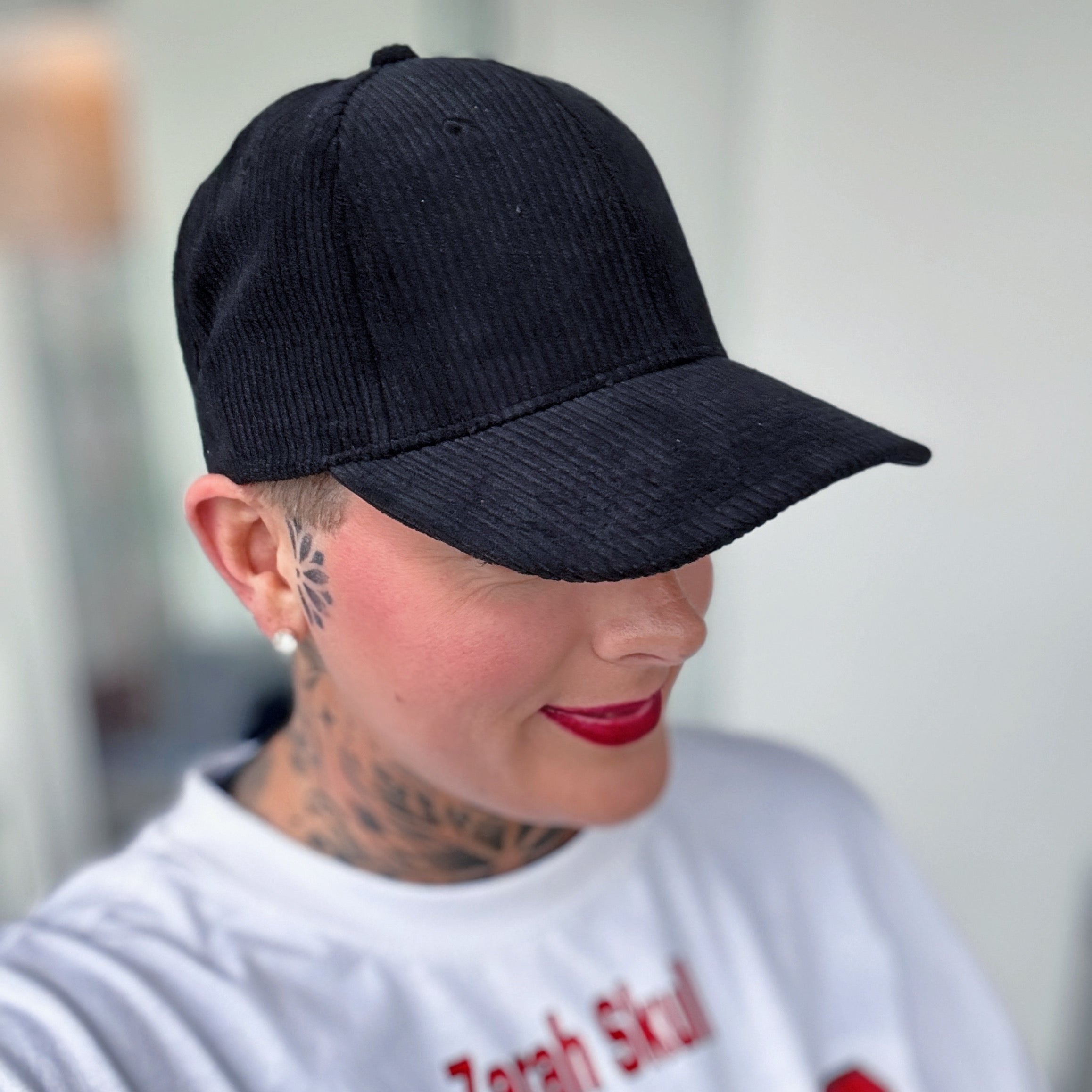 „ZarahSkull"- Cord Cap black