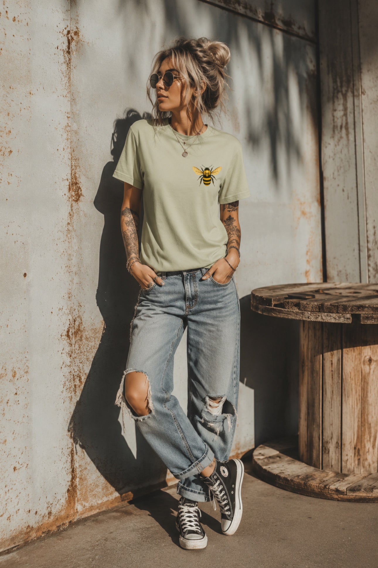 ZarahSkull Shirt sage green “Skull Bee“